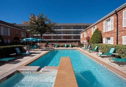 Hotel By The Galleria